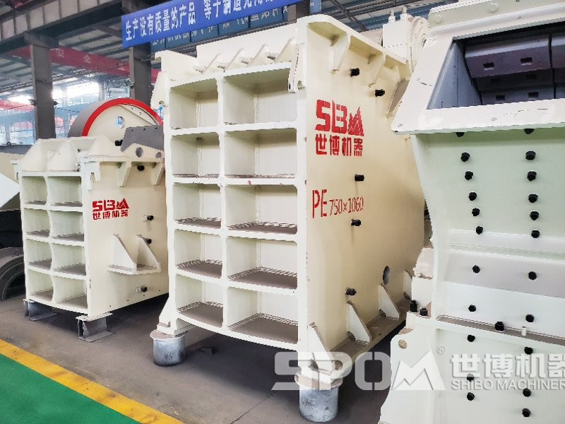 顎式破碎機(jī)成品車(chē)間圖
